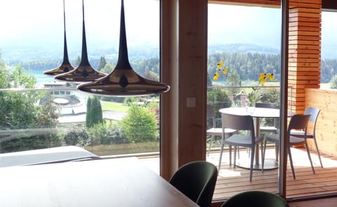 Balcony/Terrace, Living room, Dining area, Lake view, Mountain view