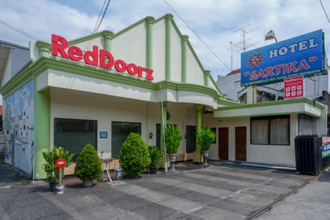 Property building, Facade/entrance