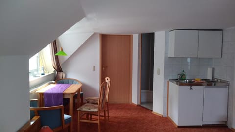 Kitchen or kitchenette, Photo of the whole room, Seating area, Dining area