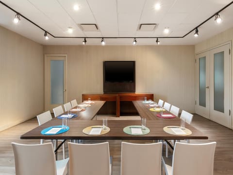 Meeting/conference room