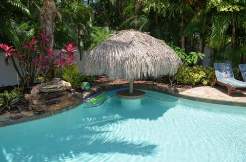 Coconut Breeze Cabin House in Holmes Beach