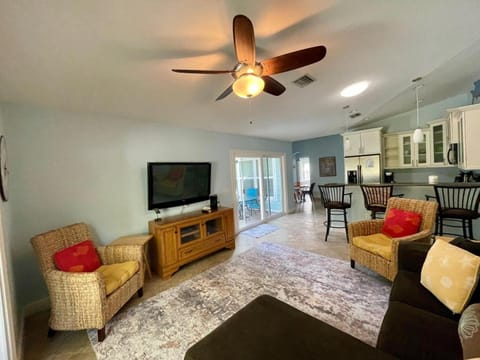 Coconut Breeze Cabin House in Holmes Beach