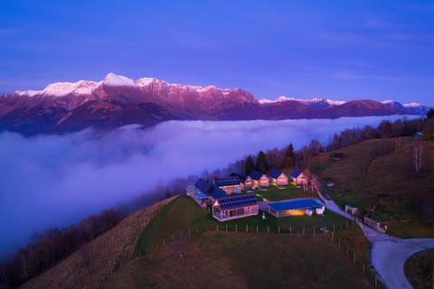 Neighbourhood, Natural landscape, Bird's eye view, Landmark view, Mountain view