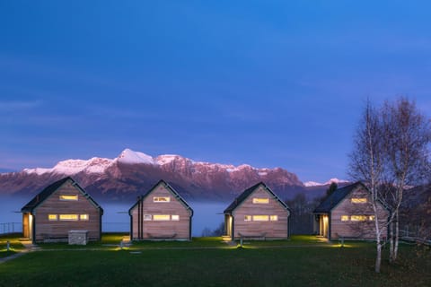 Property building, Facade/entrance, Landmark view, Mountain view