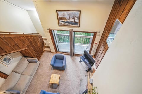 Bird's eye view, Living room