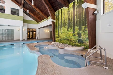 Hot Tub, Swimming pool