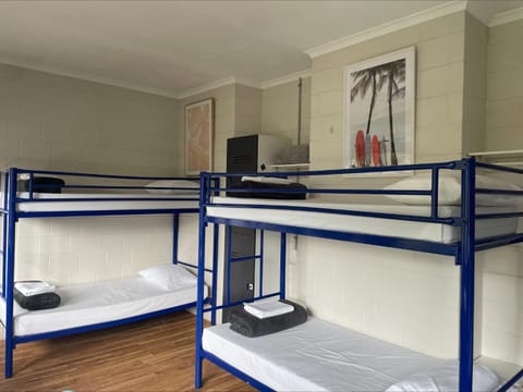 Bedroom, bunk bed