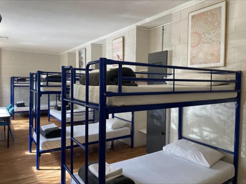 Bedroom, bunk bed