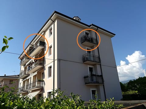 Property building, Facade/entrance, Balcony/Terrace