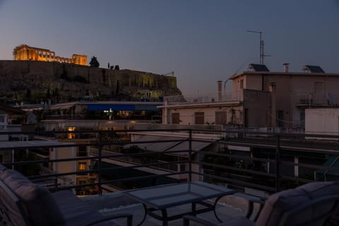 Acropolis Stylish Suite Condo in Athens