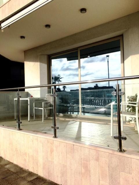 Property building, Balcony/Terrace