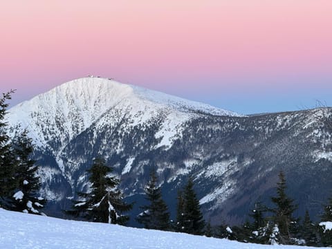 Nearby landmark, Natural landscape, Winter, Hiking