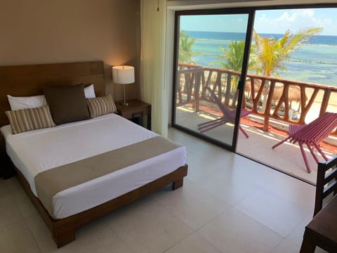 Photo of the whole room, Bedroom, Sea view