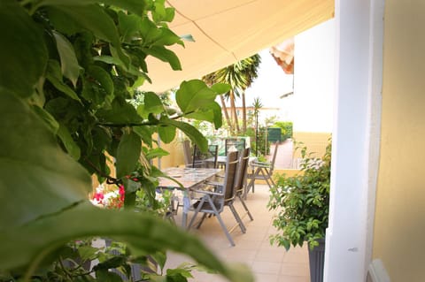 Property building, Facade/entrance, Floor plan, Garden view