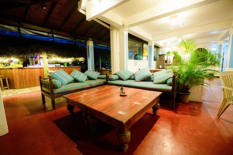 Royal Beach Hotel & Restaurant Hotel in Hikkaduwa