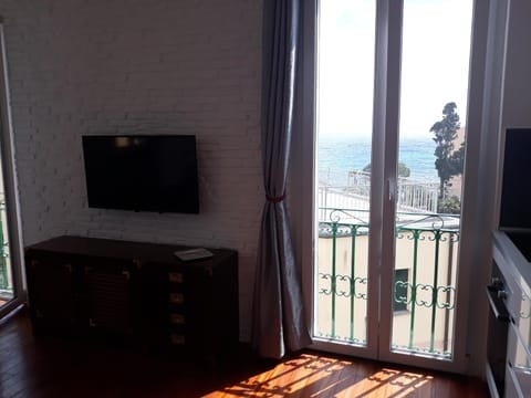 TV and multimedia, Living room, Seating area, Sea view