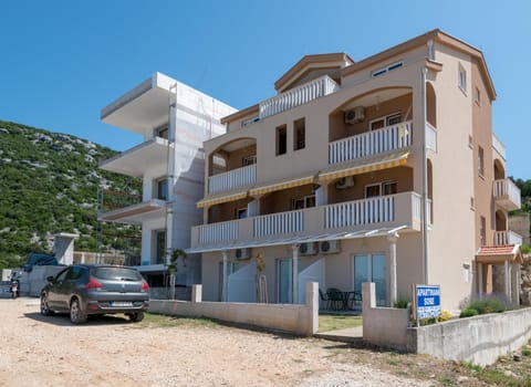 Property building, Facade/entrance