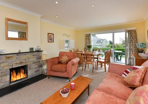 10 Llwyn Onn Beach Hut Condo in Abersoch