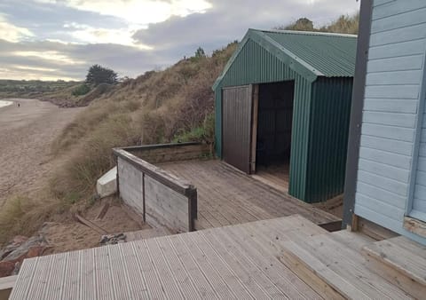 10 Llwyn Onn Beach Hut Condo in Abersoch