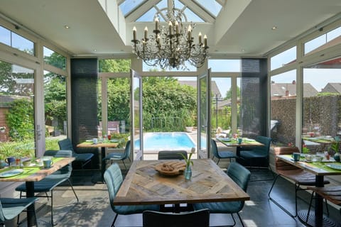 Property building, Breakfast, Buffet breakfast