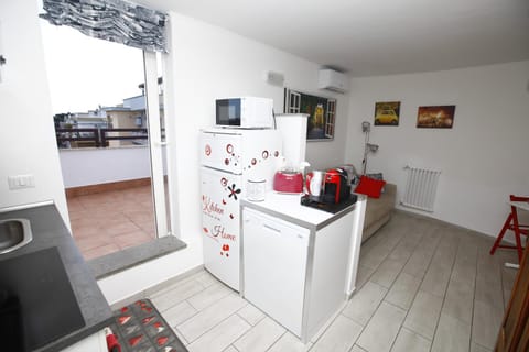 Kitchen or kitchenette, Living room