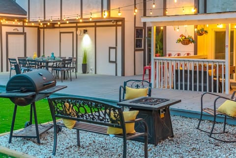 Pool, Gameroom & MiniGolf Enchanting Texas Home House in San Antonio