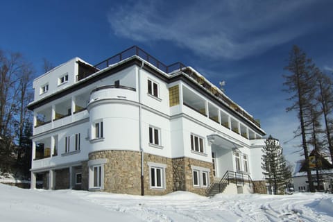 Property building, Facade/entrance, Day, Winter