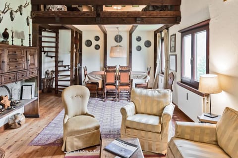 Communal lounge/ TV room, Living room