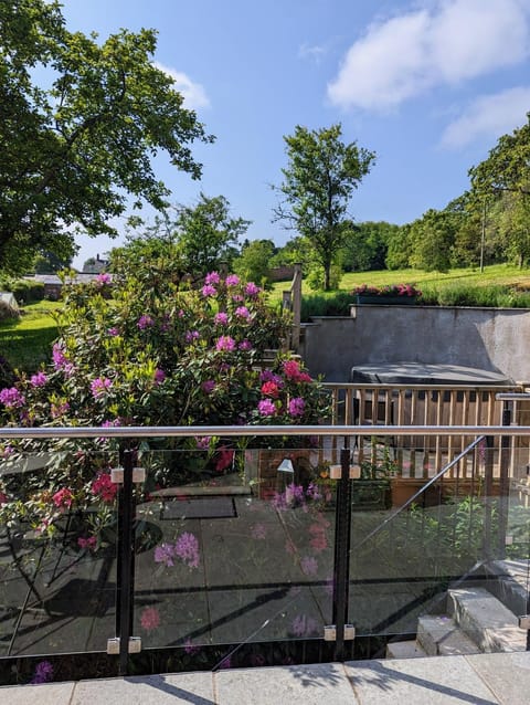 Spring, Day, Garden, View (from property/room), Balcony/Terrace, Garden view