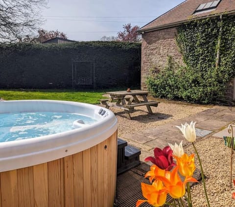 Hot Tub, Garden view