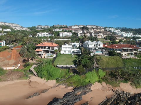 Four Bedroom Main plus 2 Bedroom Cottage Ballito Beachfront KTL1 House in Dolphin Coast