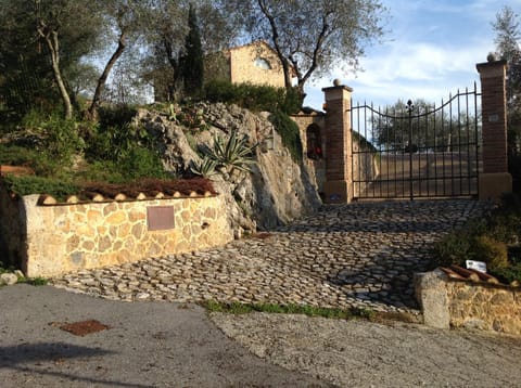 Valuable rustic Tuscan swimming pool, breathtaking view of Camaiore Villa in Camaiore