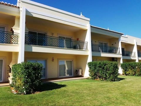 Apartment Coelha Beach - Pool - Free Wi-Fi - Air Con Appartamento in Guia