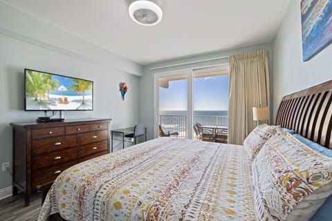 Laketown Wharf! Sleeps 9 - Resort Beach Condo, Stunning Ocean Views! by Dolce Vita Getaways PCB Casa in Long Beach