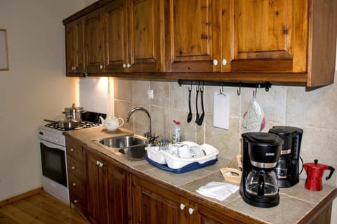 Kitchen or kitchenette, pet friendly, stove