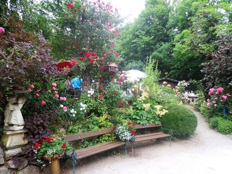 Hotel Restaurant - Häuserl im Wald Graz Hotel in Graz