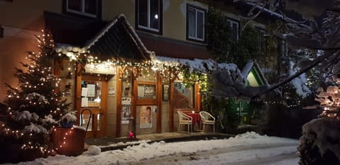 Hotel Restaurant - Häuserl im Wald Graz Hotel in Graz