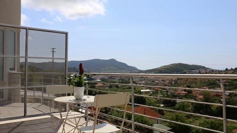 View (from property/room), Balcony/Terrace