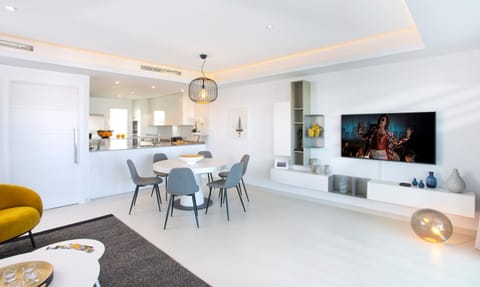 Marbella Senses - luxury villa with sea views Appartamento in Marbella