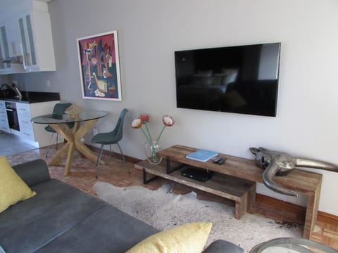 Live Like a Local: Studio 29 @ 25 Market street Apartment in Stellenbosch