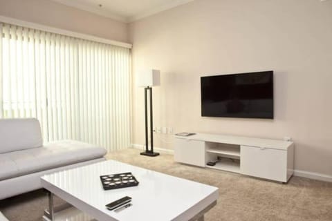 Amazing Apartments near the grove Apartahotel in San Fernando Valley