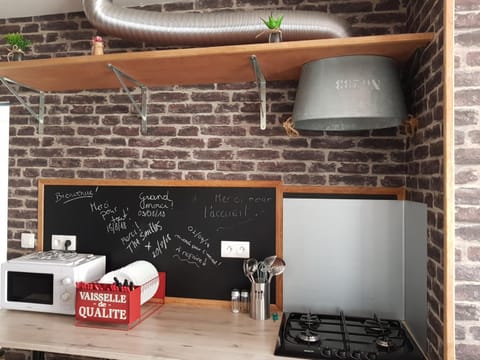 Coffee/tea facilities, Kitchen or kitchenette, minibar, pet friendly, stove, toaster