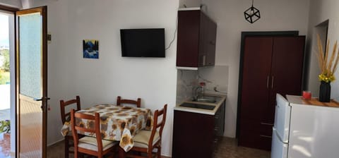 TV and multimedia, Kitchen or kitchenette, Dining area