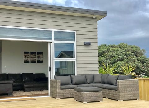 Otaki Beachfront Getaway House in Wellington Region