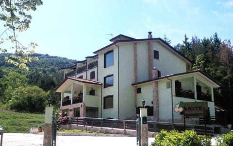 Facade/entrance, Spring, Summer