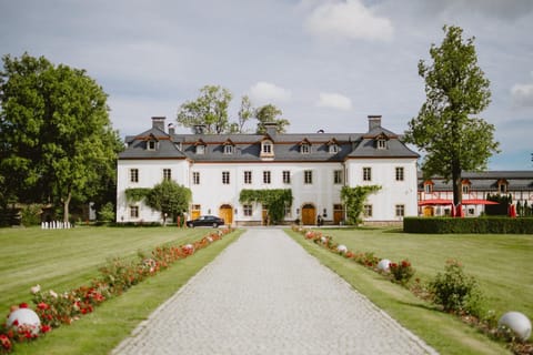 Property building, Spring, Garden