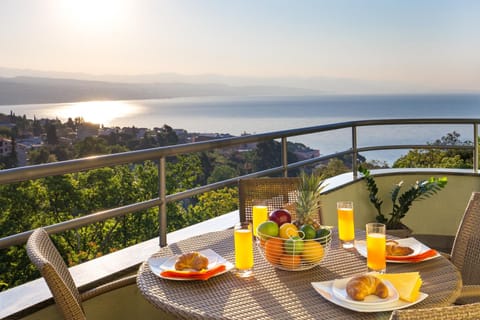 Balcony/Terrace, Sea view, Breakfast, Sunrise