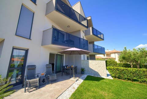 Balcony/Terrace, Garden view