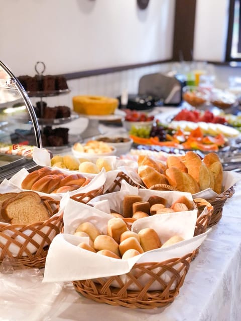 Continental breakfast, Buffet breakfast