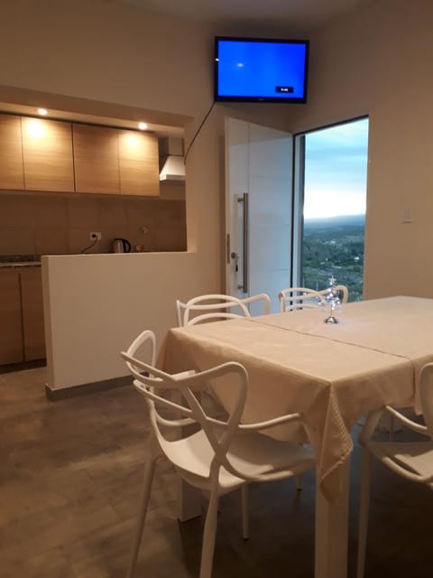 TV and multimedia, Kitchen or kitchenette, Dining area